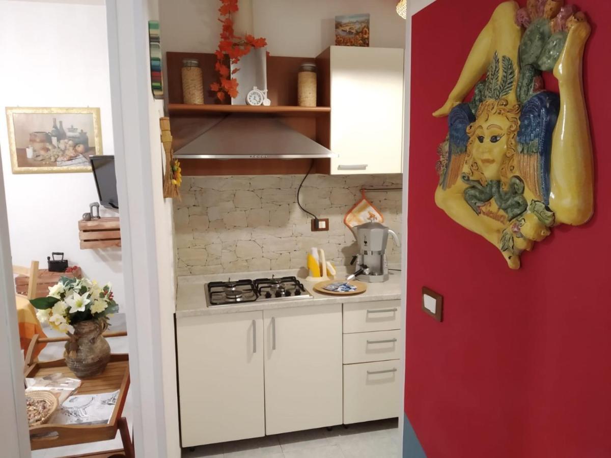 La Casa Di Pina Apartment Modica Bagian luar foto