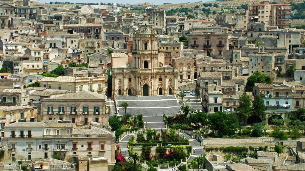 La Casa Di Pina Apartment Modica Bagian luar foto