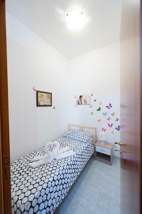 La Casa Di Pina Apartment Modica Bagian luar foto