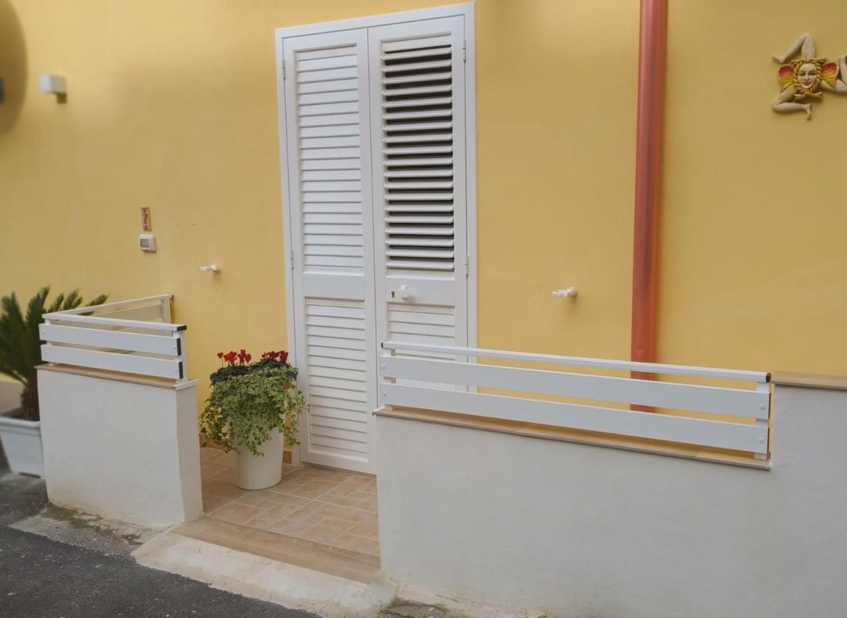 La Casa Di Pina Apartment Modica Bagian luar foto